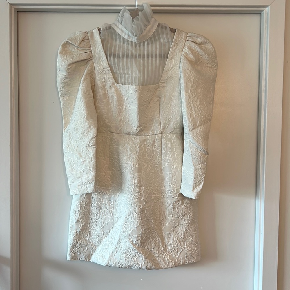 Simonett Marlo puff shoulder layered mini dress with ruffle neck size small